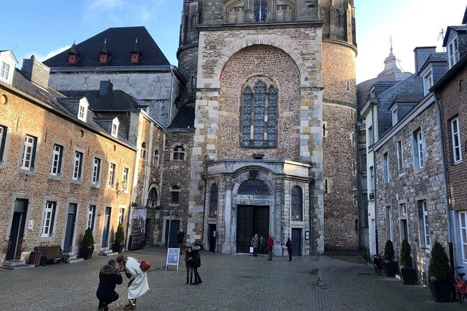 e-Scavenger hunt Aachen: Explore the city at your own pace - A playful way to meet Aachen