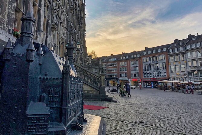 e-Scavenger hunt Aachen: Explore the city at your own pace - Elisenbrunnen and Aachen’s hot springs