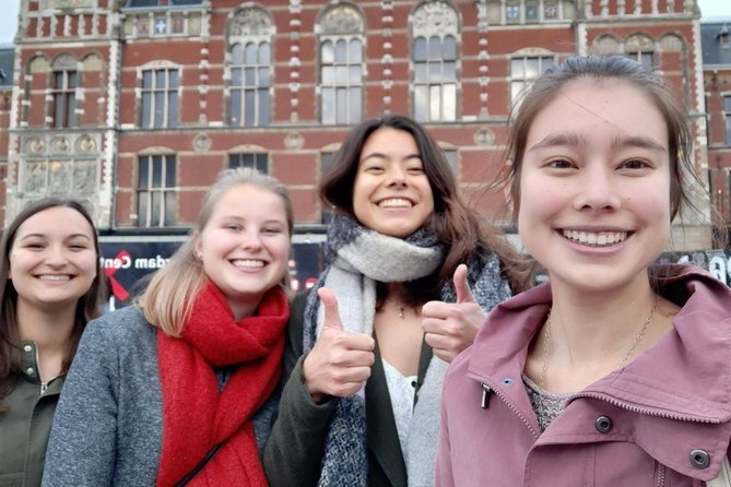e-Scavenger hunt Amsterdam: Explore the city at your own pace - Why the group price works well