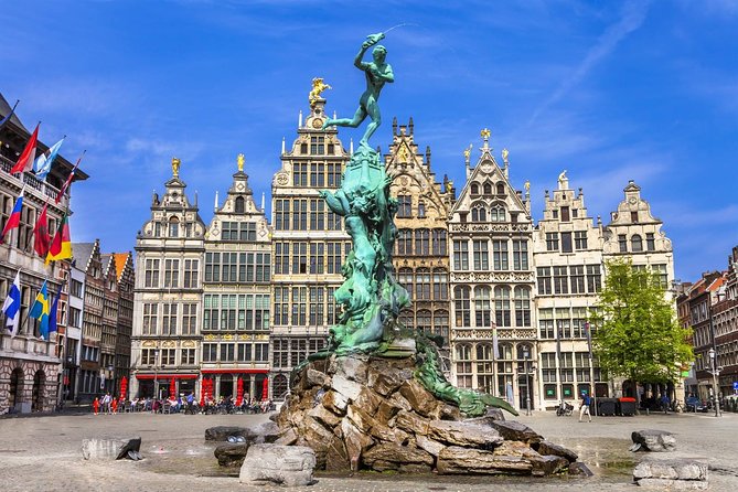 e-Scavenger hunt Antwerp: Explore the city at your own pace - Het Steen and the riverfront connection