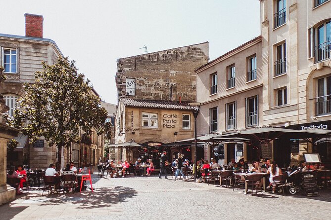 e-Scavenger hunt Bordeaux: Explore the city at your own pace - Quinconces and the Girondins memorial