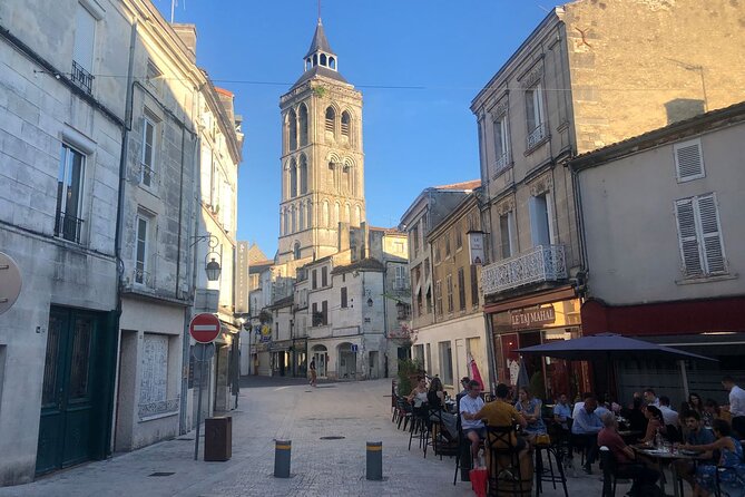 e-Scavenger hunt Cognac: Explore the city at your own pace - Cognac by smartphone, not by tour bus
