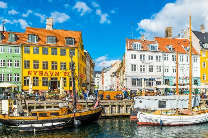e-Scavenger hunt Copenhagen: Explore the city at your own pace - Questions, GPS, and the limits of the app