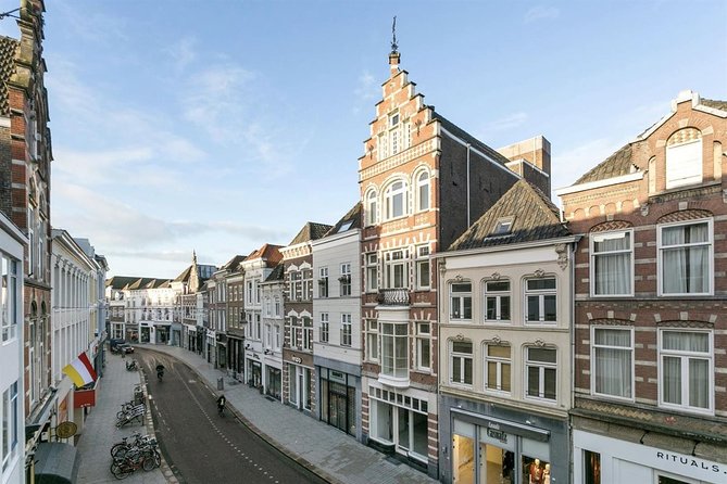 e-Scavenger hunt Den Bosch: Explore the city at your own pace - Stop 6: VVV Bezoekerscentrum De Moriaan