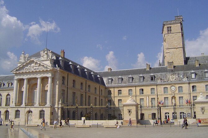 e-Scavenger hunt Dijon: Explore the city at your own pace - Starting at Darcy Square