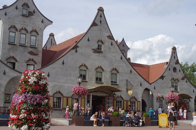 e-Scavenger hunt Enkhuizen: Explore the city at your own pace - The Bottle Ships Museum and a clever small-scale collection