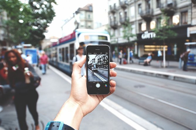 e-Scavenger hunt Maastricht: Explore the city at your own pace - Market Square and Maastricht City Hall