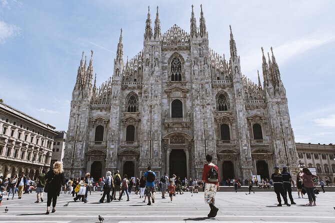e-Scavenger hunt Milan: Explore the city at your own pace - San Lorenzo, Santa Tecla, and Palazzo Litta