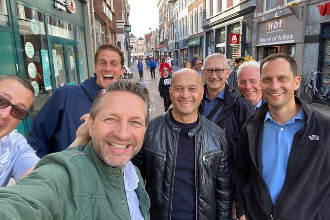 e-Scavenger hunt Schiedam: Explore the city at your own pace - Theater aan de Schie and the modern city