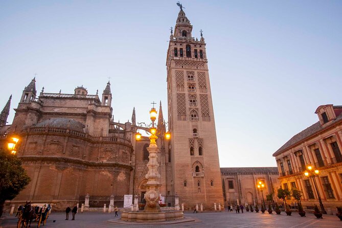 e-Scavenger hunt Seville: Explore the city at your own pace - Meeting Seville’s royal and religious landmarks