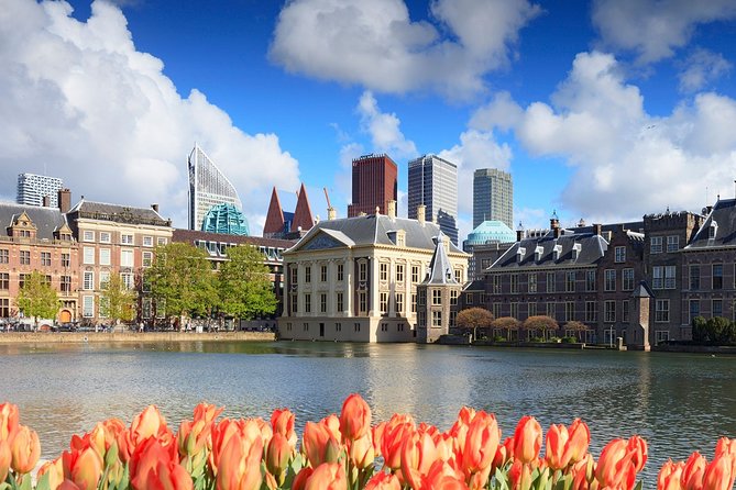 e-Scavenger hunt The Hague: Explore the city at your own pace - Solving riddles instead of following a guide