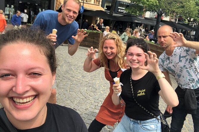 e-Scavenger hunt Volendam: Explore the city at your own pace - Marinapark and the wider IJsselmeer view