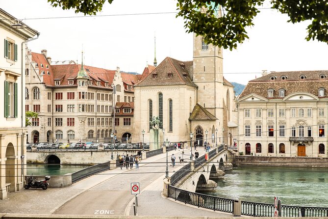Einstein in Zurich: Walk in Time Exploration Game and Tour - Paradeplatz and the value of seeing Zurich on foot