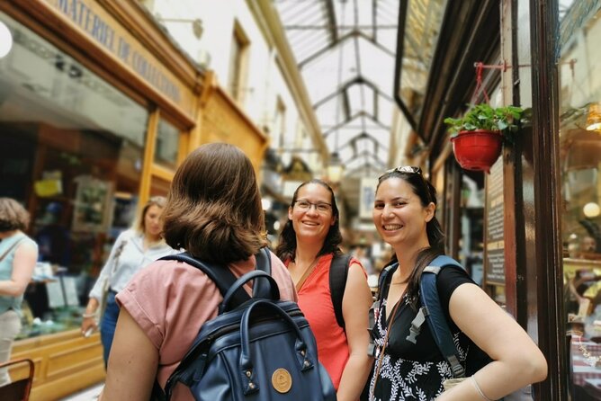 Escape Game in the Covered Passages in Paris - A guide who keeps the game moving