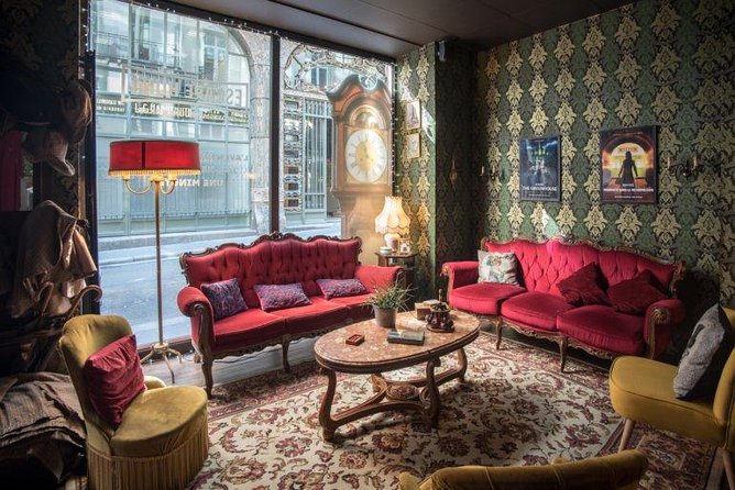 Escape Hunt Paris, Escape Game - A decorated room, not just a row of puzzles