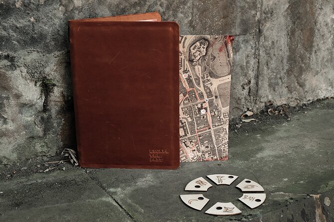 Escape Old Edinburgh with a Thrilling Outdoor Puzzle Trail - Small practical details that make a difference