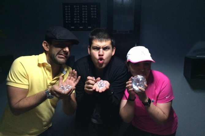 Escape Room in Guadalajara: Central Bank Robbery - Why two to five people is the right size