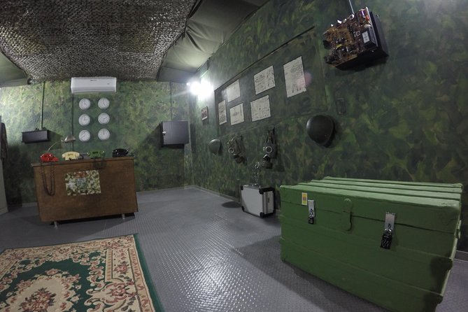 Escape Room in Guadalajara: Save the World in a Bunker - The role of the game master