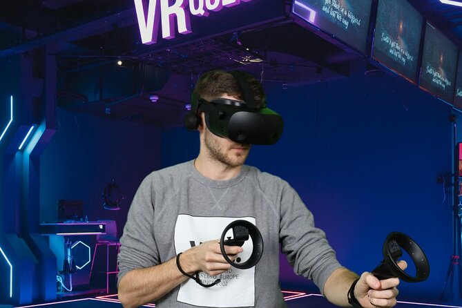 Escape Room VR near Hamburg - Solving the virtual rooms together
