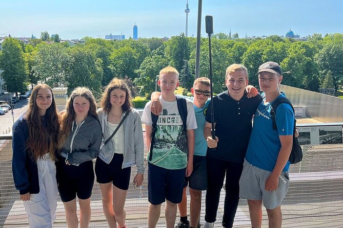 Escaping and spying on the Berlin Wall Scavenger hunt - The phone can make or break the escape