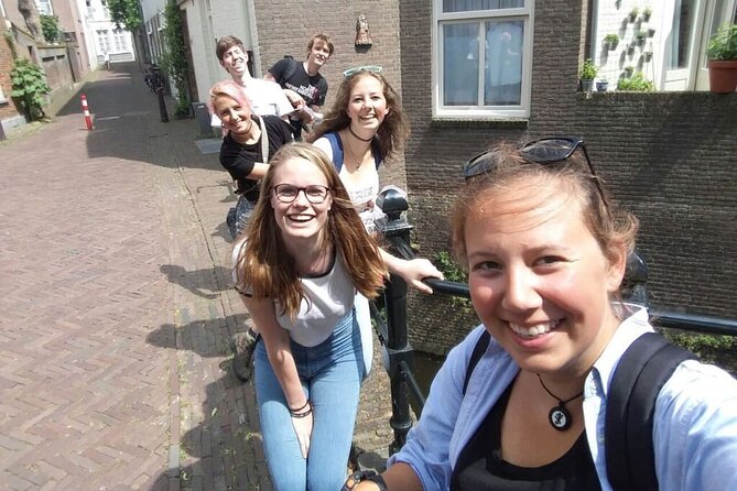 Exciting Murder Mystery - Interactive city walk in Antwerp - Following the photo clues through Antwerp