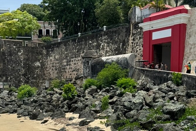 Explore San Juan while Solving a Murder Mystery - Paseo del Morro: the waterfront stretch