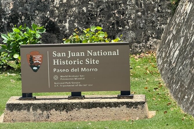 Explore San Juan while Solving a Murder Mystery - Plaza de Armas: a central square with a social feel