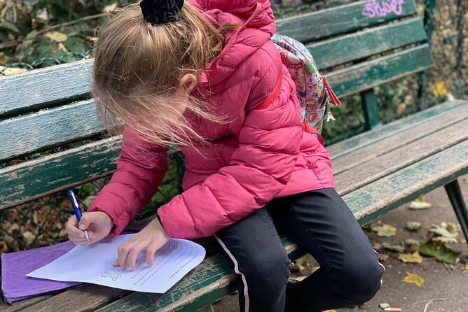 Family escape Game with kids and teens on the Île de la Cité - Notre Dame, architecture, and the clues around you
