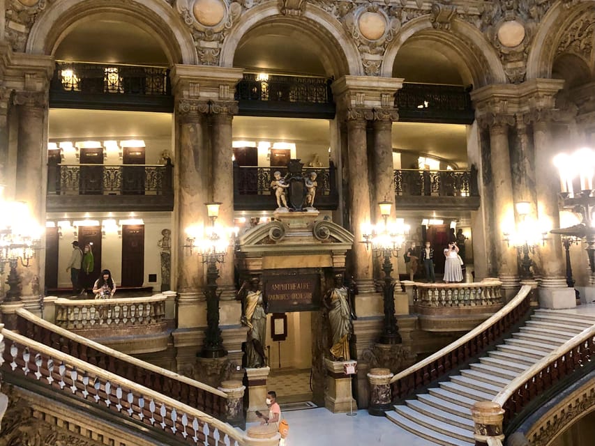 Family-friendly treasure hunt at Opera Garnier - Why Palais Garnier makes a good family mystery