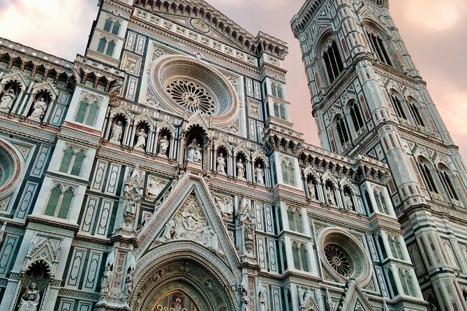 Florence Highlights Self guided scavenger hunt and Walking Tour - Language choices and group size