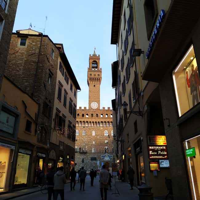 Florence: Kids Treasure Hunt in Florence Downtown - Finishing at the Porcellino fountain