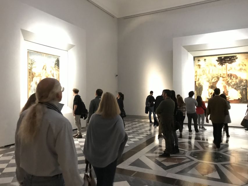 Florence: Uffizi Gallery Private Treasure Hunt for Families - Entering the Uffizi with a family mission