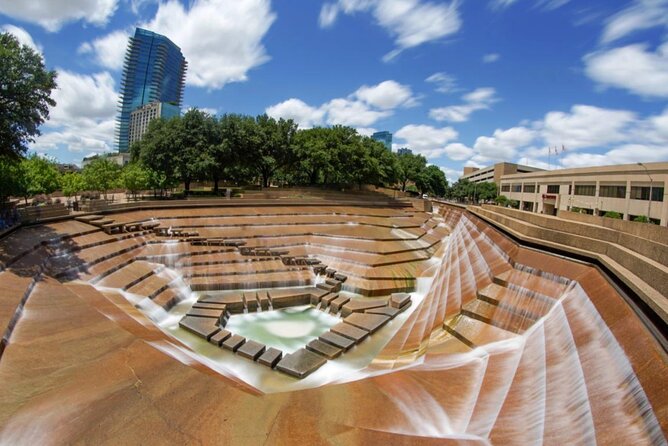 Fort Worth Scavenger Hunt and Sights Self-Guided Adventure - Photo challenges keep the walk lively