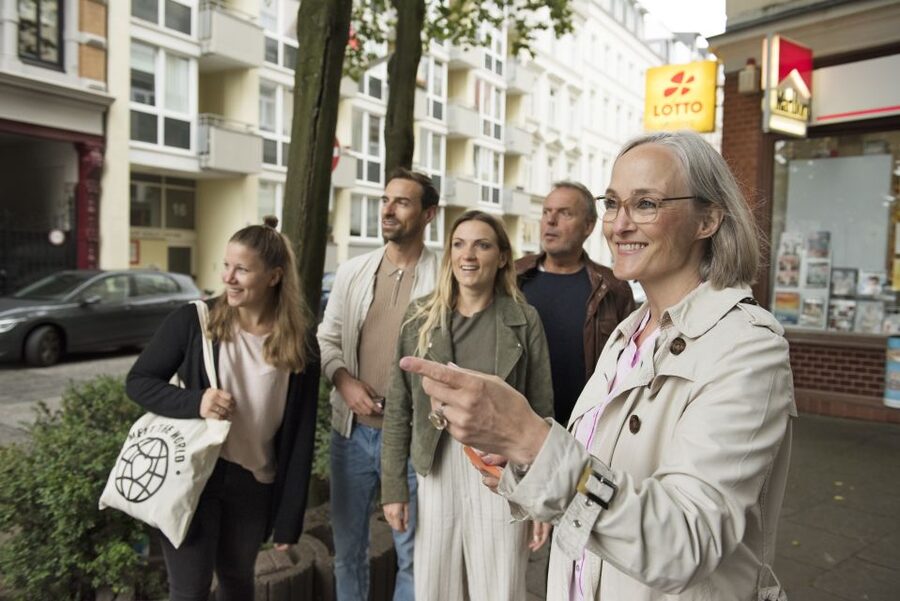 Frankfurt: Old Town Crime Mystery Game - Starting at Lucae Fountain on Opernplatz
