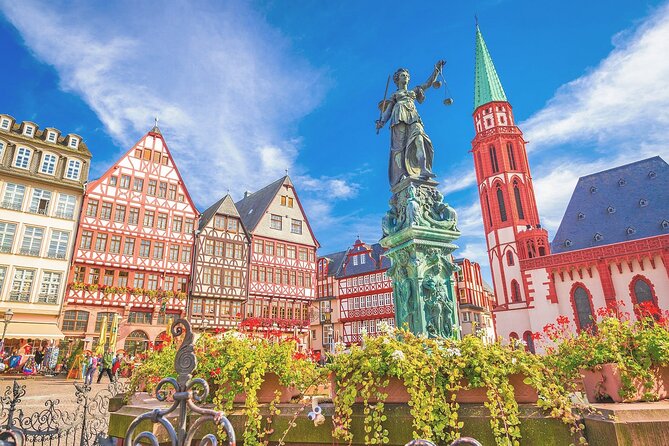 Frankfurt Old Town & Emperors: City Game & Walking Tour - Ten stages of clues, plus the final challenge