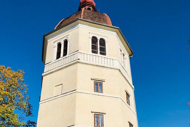 Fun & mobile scavenger hunt through Graz - Graz Opera and Freiheitsplatz