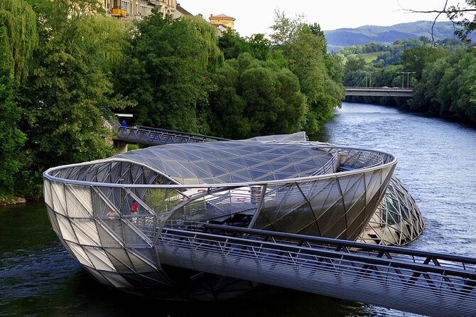 Fun & mobile scavenger hunt through Graz - Crossing to the Island in the Mur