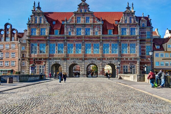 Gdansk Scavenger Hunt and Highlights Self Guided Audio Tour - Green Gate and the Royal Chapel