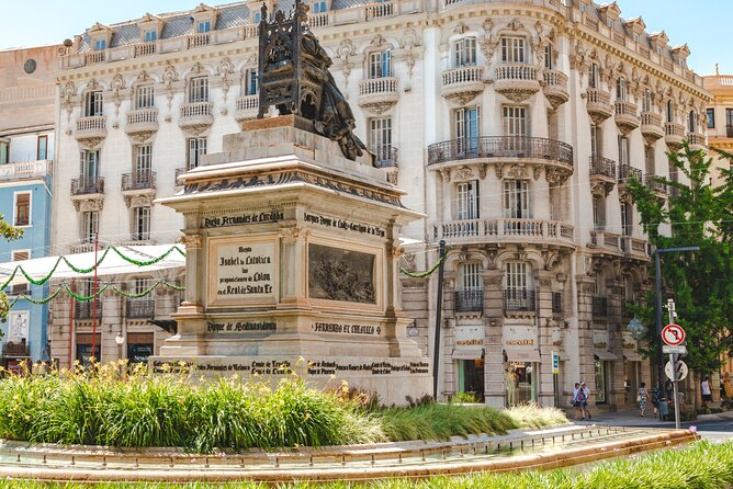 Granada Scavenger Hunt and Sights Self-Guided Tour - The Corral del Carbón, a compact historical stop