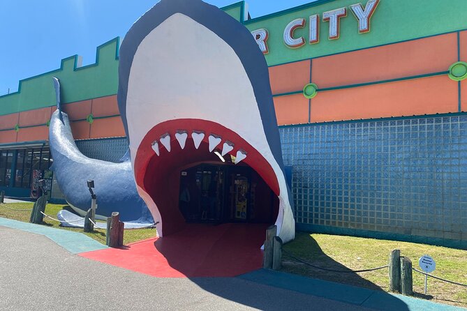 Gulf Shores Beach Splash and Dash Tour & Scavenger Hunt - Shops and sweet samples add a local stop