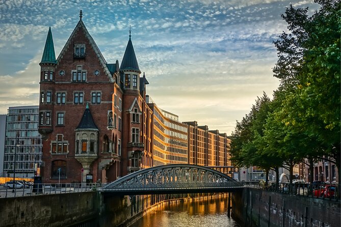 Hamburg Scavenger Hunt and Highlights Self Guided Audio Tour - St. Petri and St. Katharinen