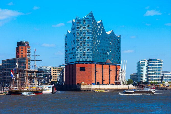 Hamburg Scavenger Hunt and Highlights Self Guided Audio Tour - What the app adds to an ordinary city walk