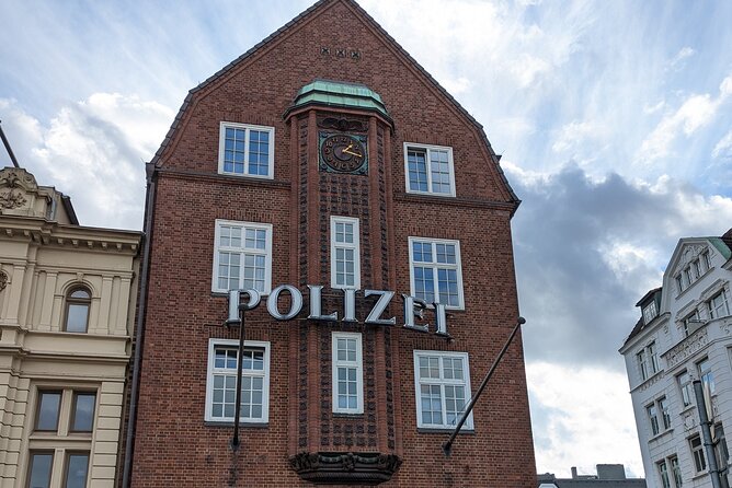 Hamburg Scavenger Hunt and Sights Self-Guided Tour - How the Explorial app turns sightseeing into a game