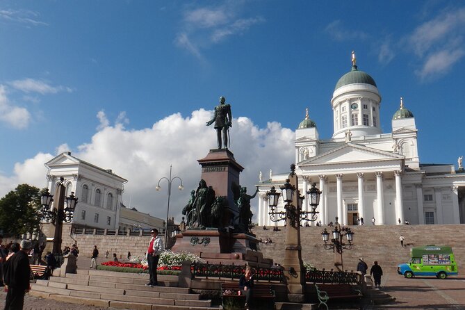 Helsinki Scavenger Hunt and Highlights Self-Guided Tour - Choosing your language and group style