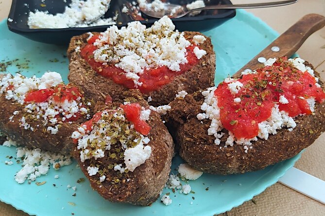 Heraklion Family Treasure Hunt with Food Stop - Minoan culture at the Archaeological Museum