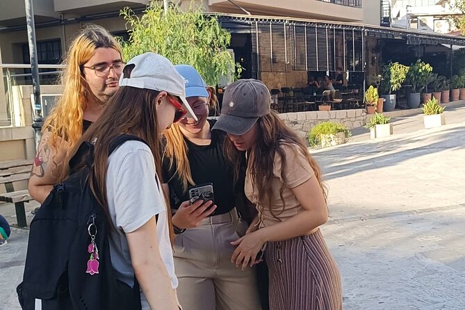 Heraklion Family Treasure Hunt with Food Stop - How the app, facilitator, and group size work