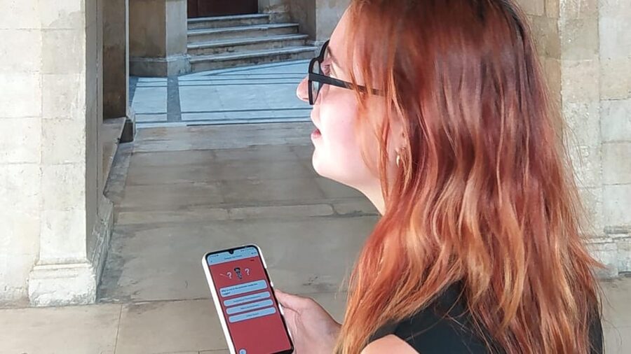 Heraklion: Family Zorba Treasure Hunt with Food Stop - The archaeological museum area and two important fountains