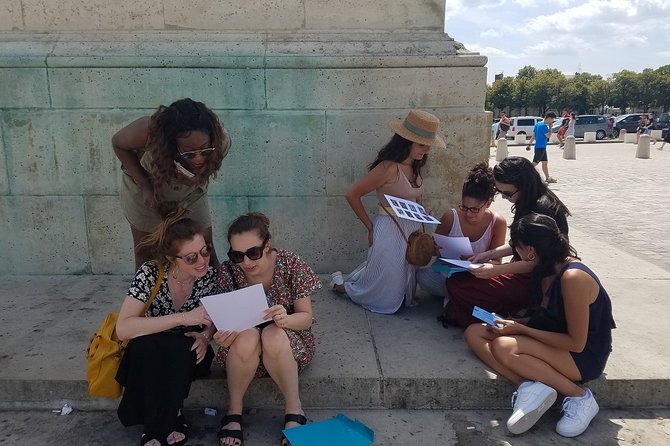 Historical treasure hunt in the city of Versailles - How the clues and suspects work