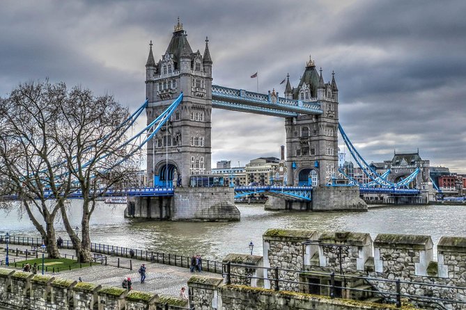 Immersive Treasure Hunt Adventure - City of London's Secrets - Starting near St. Paul’s and entering the Square Mile