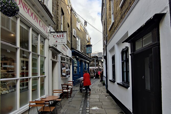Interactive Treasure Hunt Experience of Greenwich's Secrets - Why the self-guided setup matters